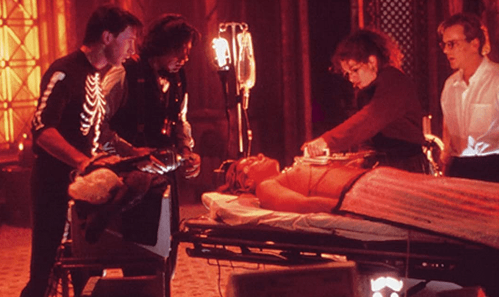 Filmlerdeki o sahne tıbba göre imkansız