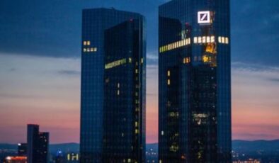 Deutsche Bank Hisselerinin Fiyatı Düşmeye Devam Ediyor