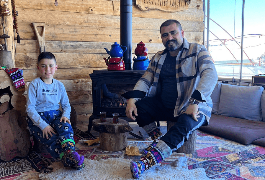 On parmağında on marifet bir isim Palanın Otağı Mehmet Eken