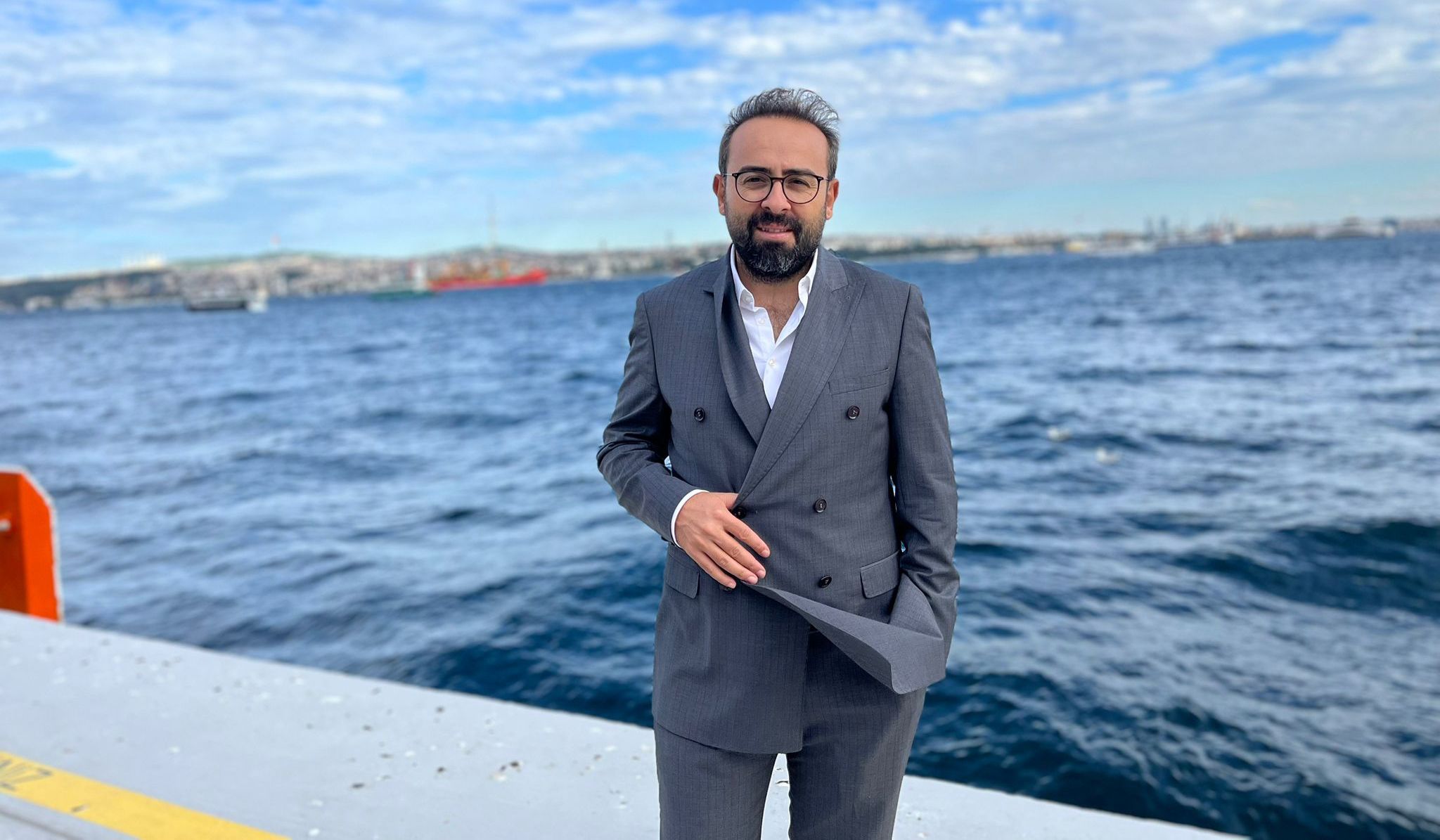 İstanbul’un Ruhunu Satırlara Taşıyan Yeni Eser: Eğitimci Ünlü Yazar Ömer Şahan’dan Anlamlı Kitap Serisi